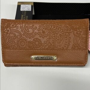 Stone Mountain Accessories Tan Embossed Wallet
